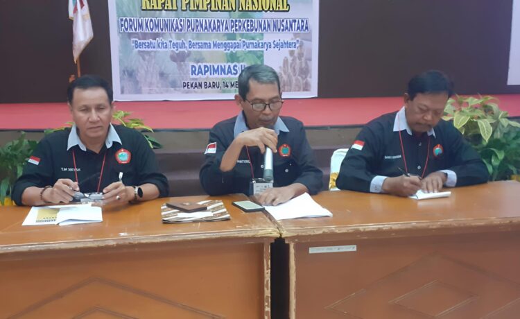 Rapimnas II FKPPN Desak Meneg BUMN Erick Thohir dan Dirut Holding Perkebunan Nusantara PTPN III Segera Naikkan Gaji Pensiunan dan Bayarkan Hak Purnakarya - WhatsApp Image 2025 05 20 at 12.49.49
