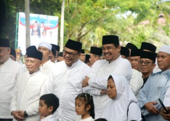 Gubernur Sumut bersama Bupati Deli Serdang Sholat Idul Adha di Alun-Alun Pemkab Deli Serdang