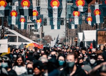 Can you guess what's wrong with these paintings? - post 17