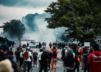 Here's What An Astrologer Wants You To Know About Horoscopes - post 9