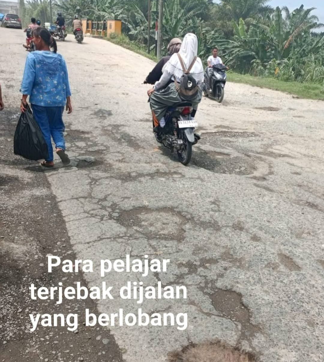 Mikail Purba Minta Anggaran Perbaikan Jalan Lubuk Pakam - Galang Ditampung Pada P-APBD 2025 - IMG 20250701 WA0006