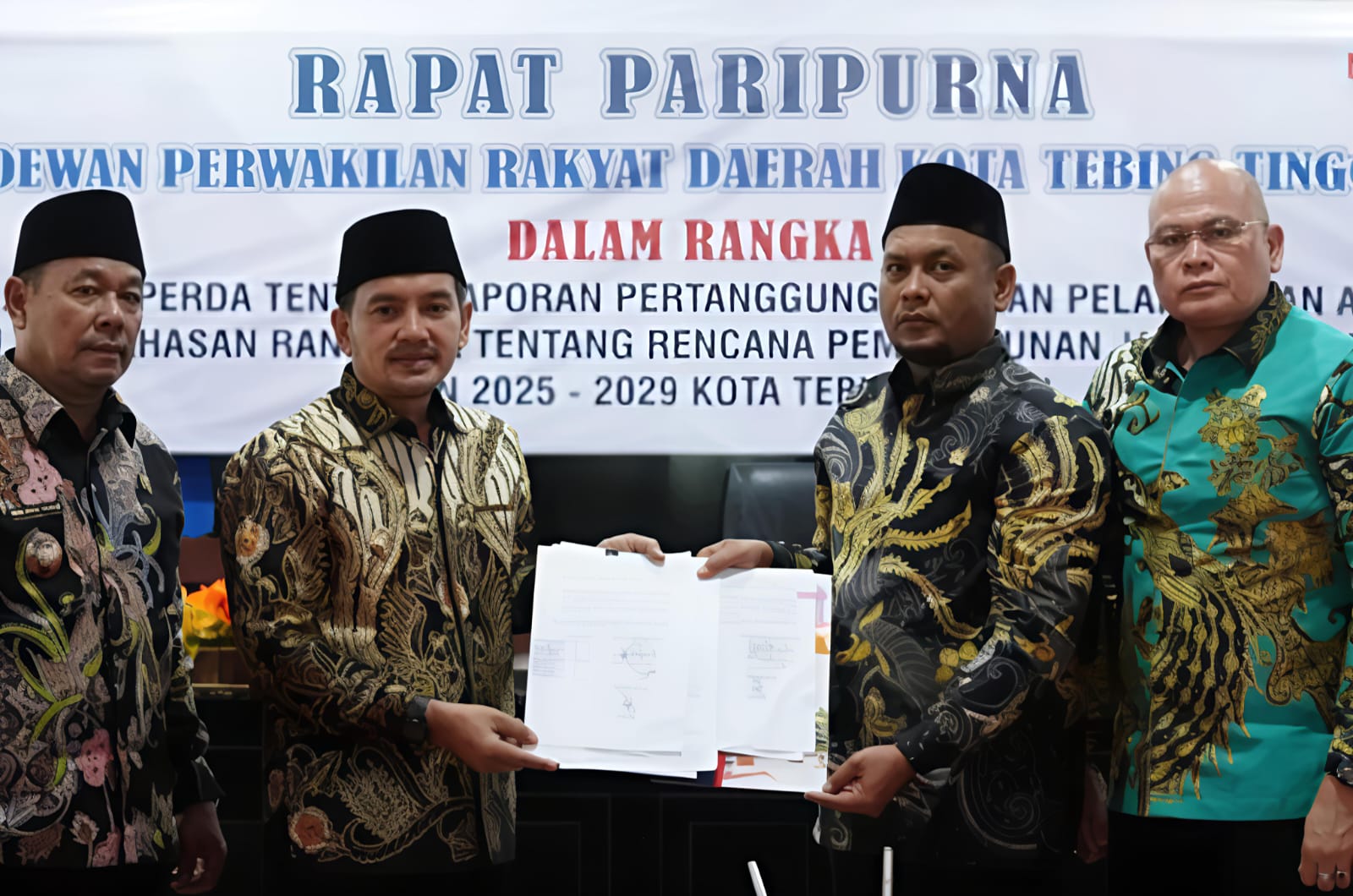 Ranperda Pertanggungjawaban APBD 2024 dan RPJMD 2025-2029 Jadi Perda, Mendapat Persetujuan 6 Fraksi DPRD Kota Tebingtinggi - IMG 20250713 WA0005
