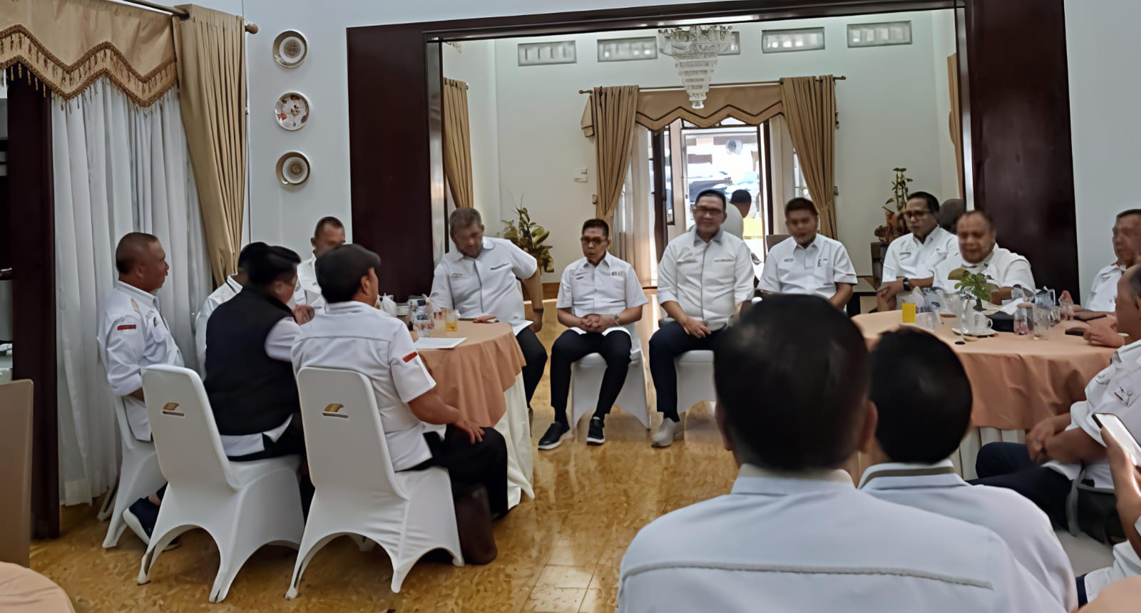 Director Palmco Adakan Pertemuan Informal Dengan FKPPN Dan P3RI Di Medan *Jatmiko Stop Beras, Suhendri Bayarkan* - IMG 20250714 WA0006