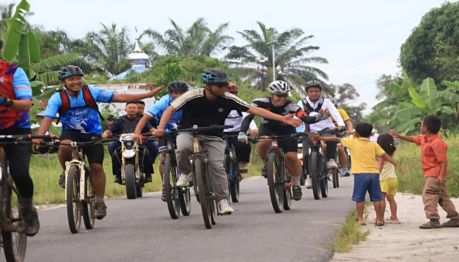 Wabup Serdangbedagei Adlin Tambunan Apresiasi Kolaborasi Olahraga dan Budaya dalam Kejuaraan Panco 4 Wabup Serdangbedagei Adlin Tambunan Apresiasi Kolaborasi Olahraga dan Budaya dalam Kejuaraan Panco - IMG 20250715 WA0002