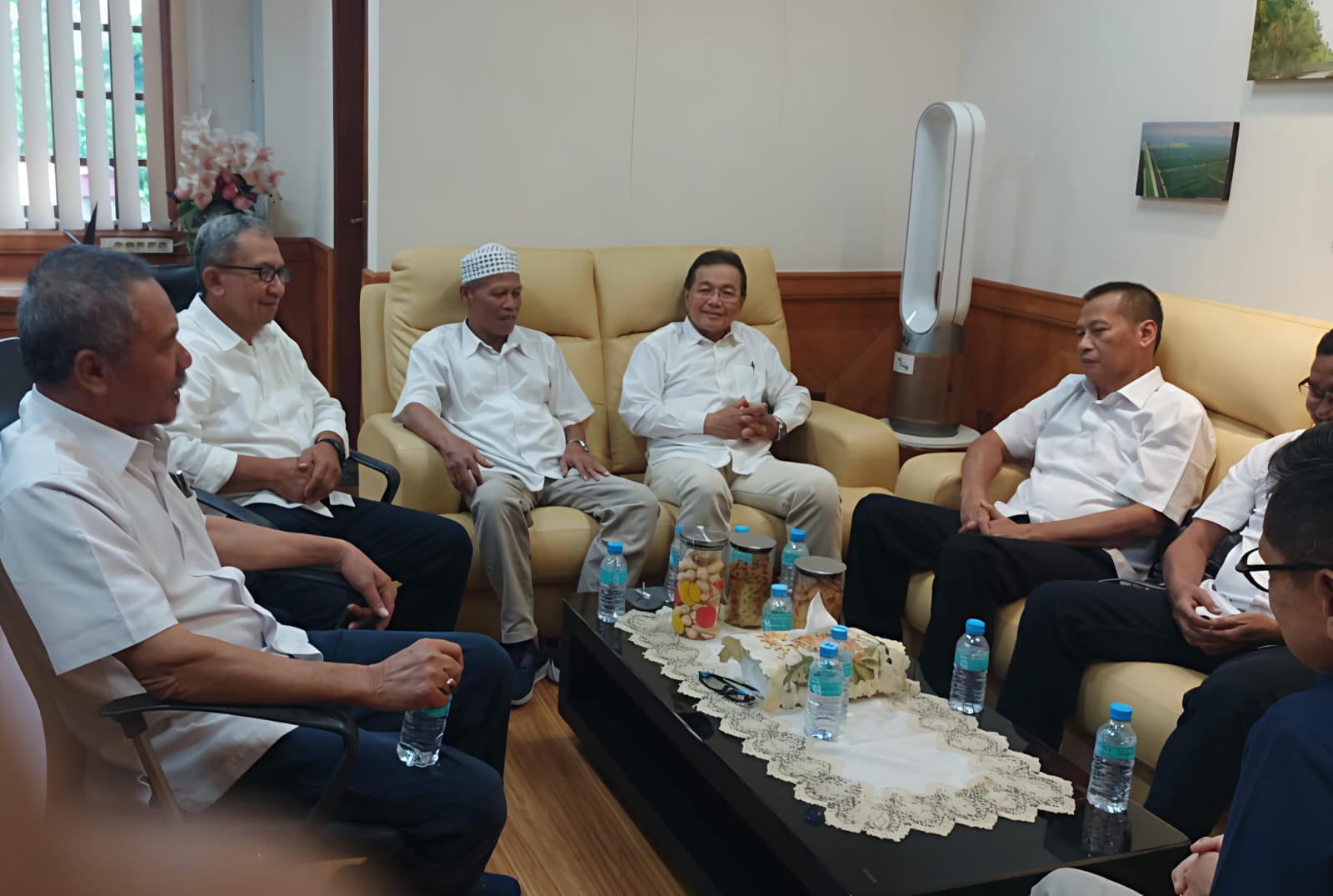 Ketum KP3N H. Zulkifli Barus Apresiasi Pertemuan Ketua Cabang P3RI H. Ngadi Dengan SEVP Business Support PTPN IV Palmco Regional I Achmad Diponegoro - IMG 20250722 WA0009