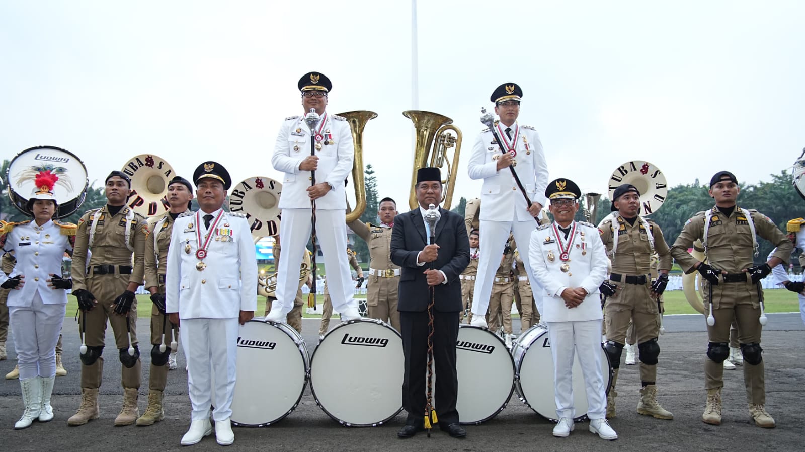 Bupati & Wakil Bupati Terima Penghargaan Kartika Pamong Praja Muda dan Alumni Kehormatan Pendidikan Kepamongprajaan dari IPDN 6 Bupati & Wakil Bupati Terima Penghargaan Kartika Pamong Praja Muda dan Alumni Kehormatan Pendidikan Kepamongprajaan dari IPDN - IMG 20250806 WA0015