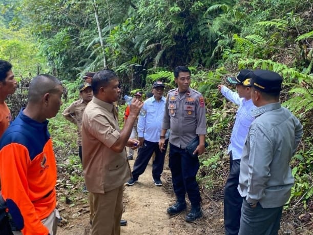 Bupati Pasaman Dan Forkopimda Tinjau Langsung Jembatan Lanai Ambruk, Pastikan Jadi Prioritas Utama Untuk Perbaikan - IMG 20250807 WA0007
