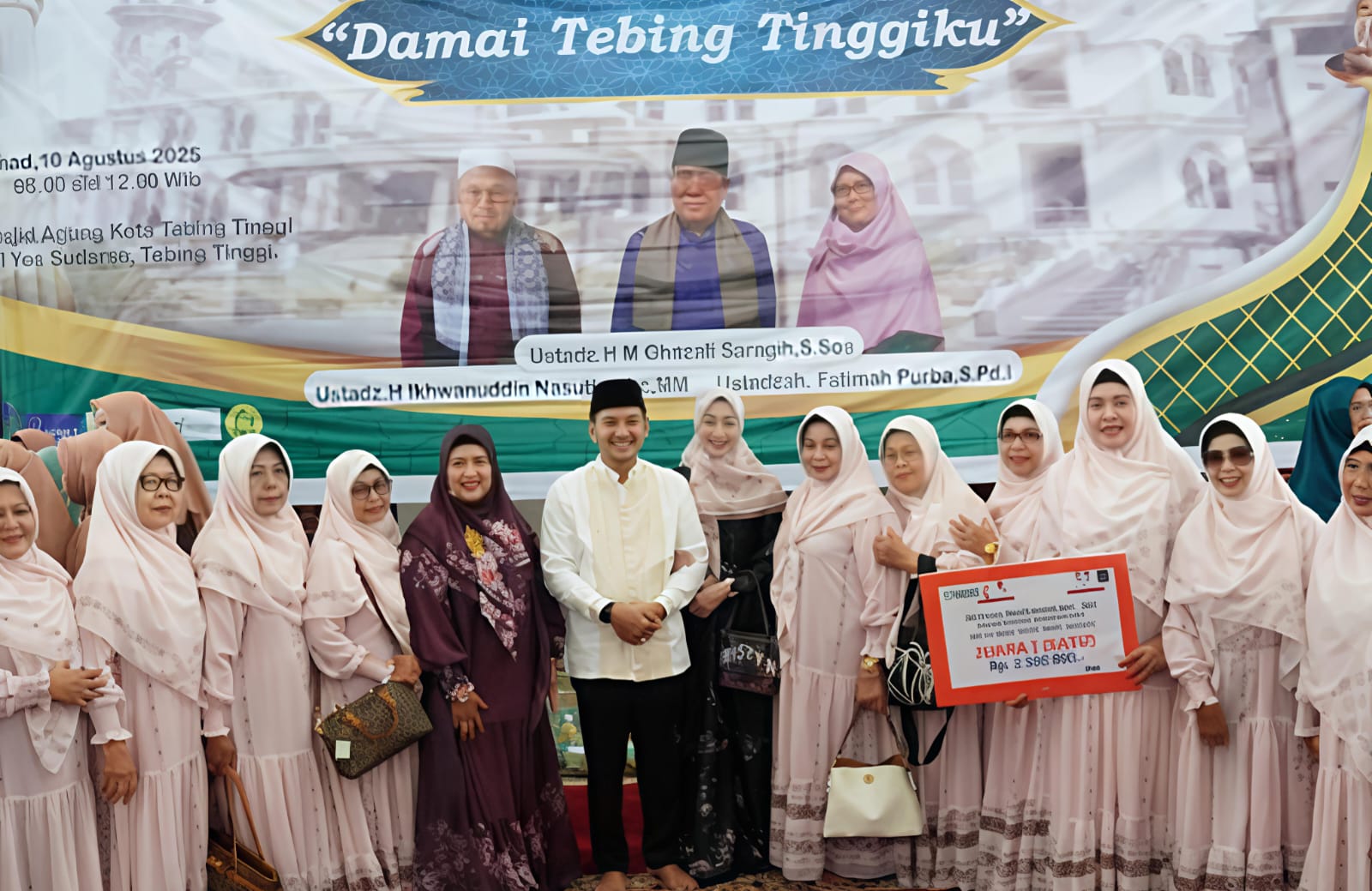 Walikota Tebingtinggi H. Iman Irdian Saragih Ajak Masyarakat Doakan Kota Tebingtinggi Menjadi “Baldatun Toyyibatun Warobbun Ghofur” 7 Walikota Tebingtinggi H. Iman Irdian Saragih Ajak Masyarakat Doakan Kota Tebingtinggi Menjadi “Baldatun Toyyibatun Warobbun Ghofur” - IMG 20250812 WA0005