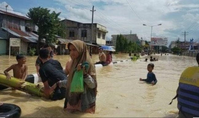 Kemendes PDTT Akan Atasi Masalah Banjir Di Kota Tebingtinggi, Walikota H. Iman Irdian Saragih Ajak Masyarakat Mensyukuri 4 Kemendes PDTT Akan Atasi Masalah Banjir Di Kota Tebingtinggi, Walikota H. Iman Irdian Saragih Ajak Masyarakat Mensyukuri