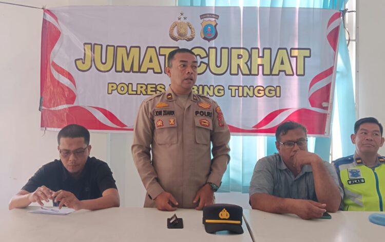 Jum'at Curhat Polres Tebingtinggi di Kantor Kelurahan Rantaulaban 2 Jum’at Curhat Polres Tebingtinggi di Kantor Kelurahan Rantaulaban