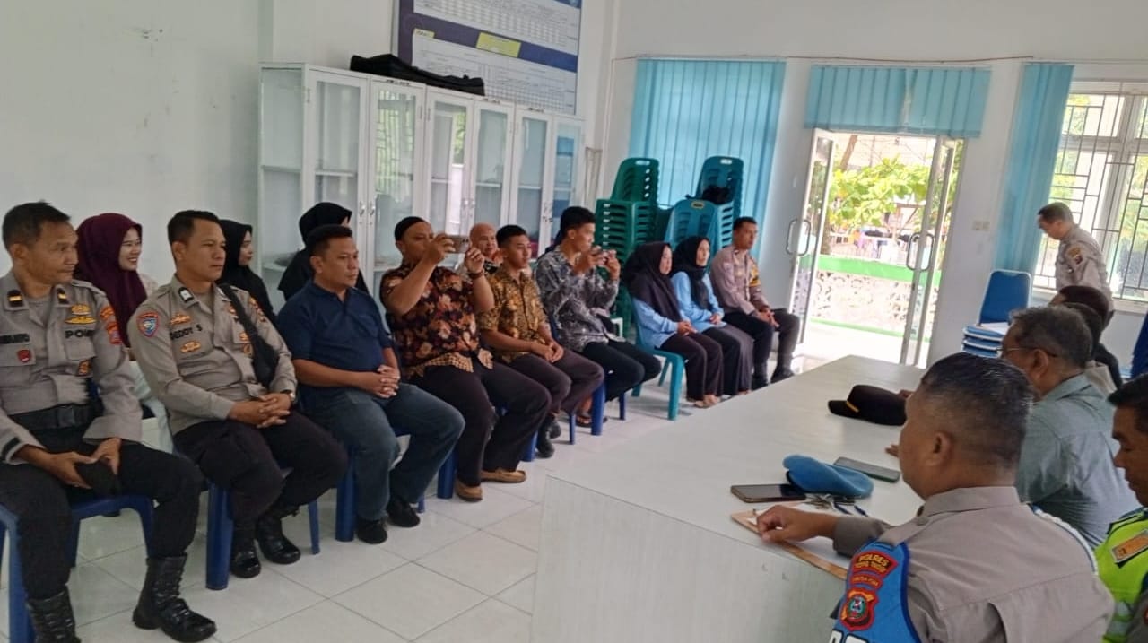 Jum'at Curhat Polres Tebingtinggi di Kantor Kelurahan Rantaulaban 6 Jum'at Curhat Polres Tebingtinggi di Kantor Kelurahan Rantaulaban - IMG 20250815 WA0042