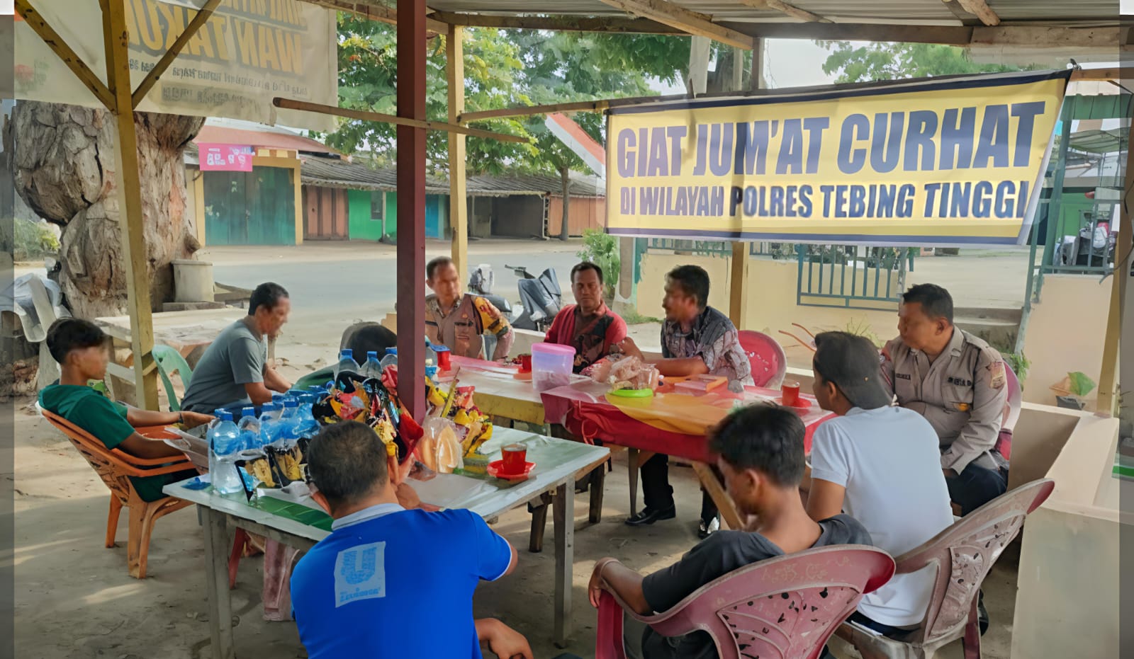 Polsek Rambutan Tebingtinggi Sampaikan Himbauan kepada Warga Pada Kegiatan Jumat Curhat di Kelurahan Karya Jaya 5 Polsek Rambutan Tebingtinggi Sampaikan Himbauan kepada Warga Pada Kegiatan Jumat Curhat di Kelurahan Karya Jaya - IMG 20250815 WA0047