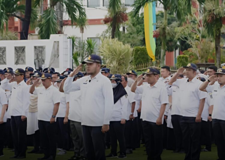 9 Plt. Pejabat Eselon Dua Pemko Tebingtinggi Terima SK Dari Walikota Pada Apel Gabungan, Iman Irdian Saragih : Jabatan adalah sebuah tanggungjawab 4 9 Plt. Pejabat Eselon Dua Pemko Tebingtinggi Terima SK Dari Walikota Pada Apel Gabungan, Iman Irdian Saragih : Jabatan adalah sebuah tanggungjawab