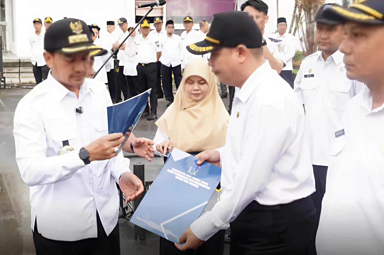 9 Plt. Pejabat Eselon Dua Pemko Tebingtinggi Terima SK Dari Walikota Pada Apel Gabungan, Iman Irdian Saragih : Jabatan adalah sebuah tanggungjawab 9 9 Plt. Pejabat Eselon Dua Pemko Tebingtinggi Terima SK Dari Walikota Pada Apel Gabungan, Iman Irdian Saragih : Jabatan adalah sebuah tanggungjawab - IMG 20250820 WA0044