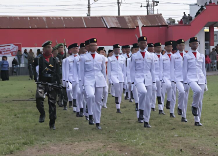 Wakil Bupati Serdangbedagai H. Adlin Tambunan Irup Penurunan Bendera HUT ke-80 Kemerdekaan RI 4 Wakil Bupati Serdangbedagai H. Adlin Tambunan Irup Penurunan Bendera HUT ke-80 Kemerdekaan RI