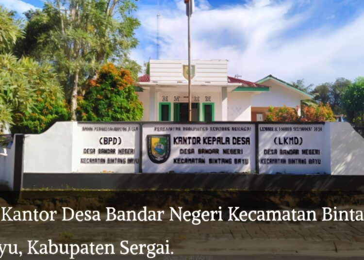 Miris, Emak-Emak Jaga Kantor Desa Bandar Negeri, Saat Kades Dinas Luar