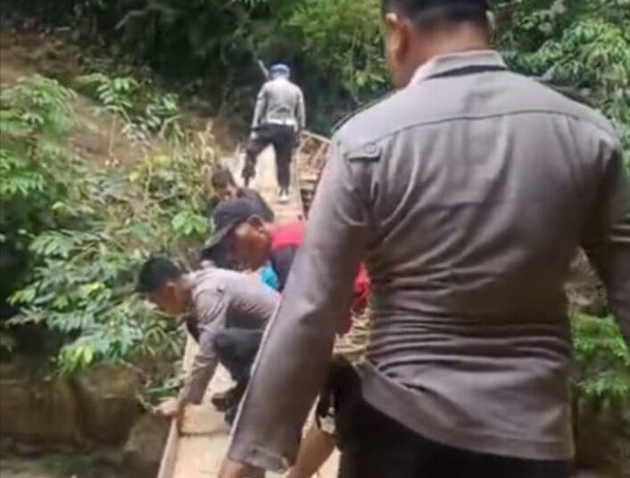 Polsek Dua Koto Bukan Hanya Bertugas Sebagai Keamanan Daerah,Tapi Juga Siap Bersinergi Sosial Kepada Masyarakat 4 Polsek Dua Koto Bukan Hanya Bertugas Sebagai Keamanan Daerah,Tapi Juga Siap Bersinergi Sosial Kepada Masyarakat