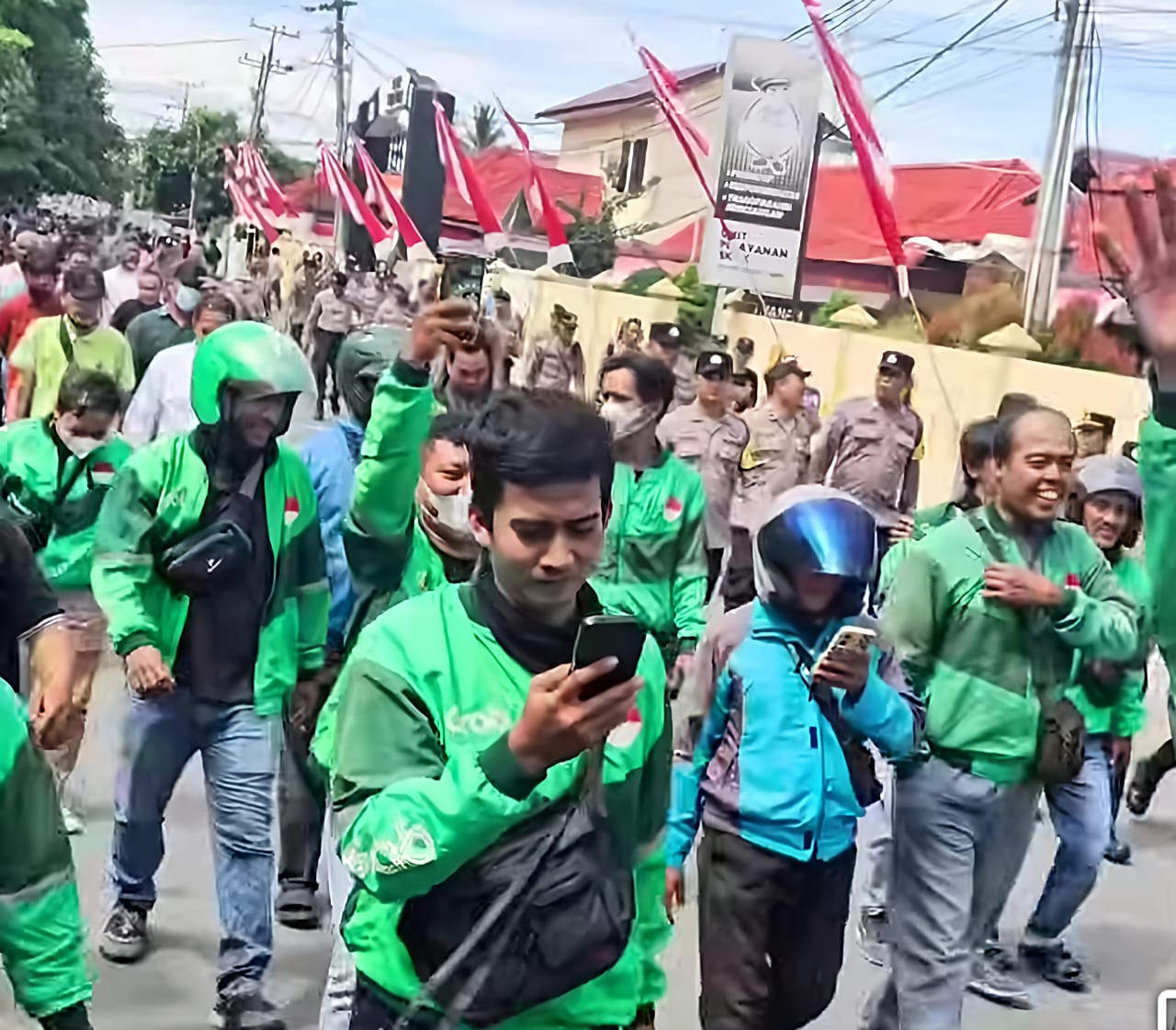 Ratusan Massa Gelar Aksi Damai Di Kota Tebingtinggi, Sampaikan 4 Tuntutan - IMG 20250902 WA0013