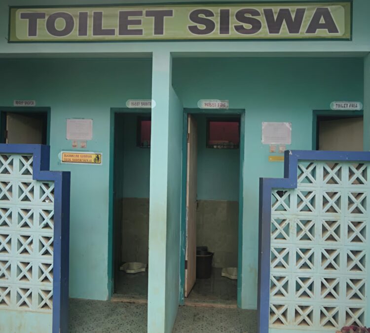 Pemkab Deliserdang Rehab 540 Toilet Sekolah, Bupati Asri Ludin : Mari kita budayakan hidup sehat dan bersih 2 Pemkab Deliserdang Rehab 540 Toilet Sekolah, Bupati Asri Ludin : Mari kita budayakan hidup sehat dan bersih