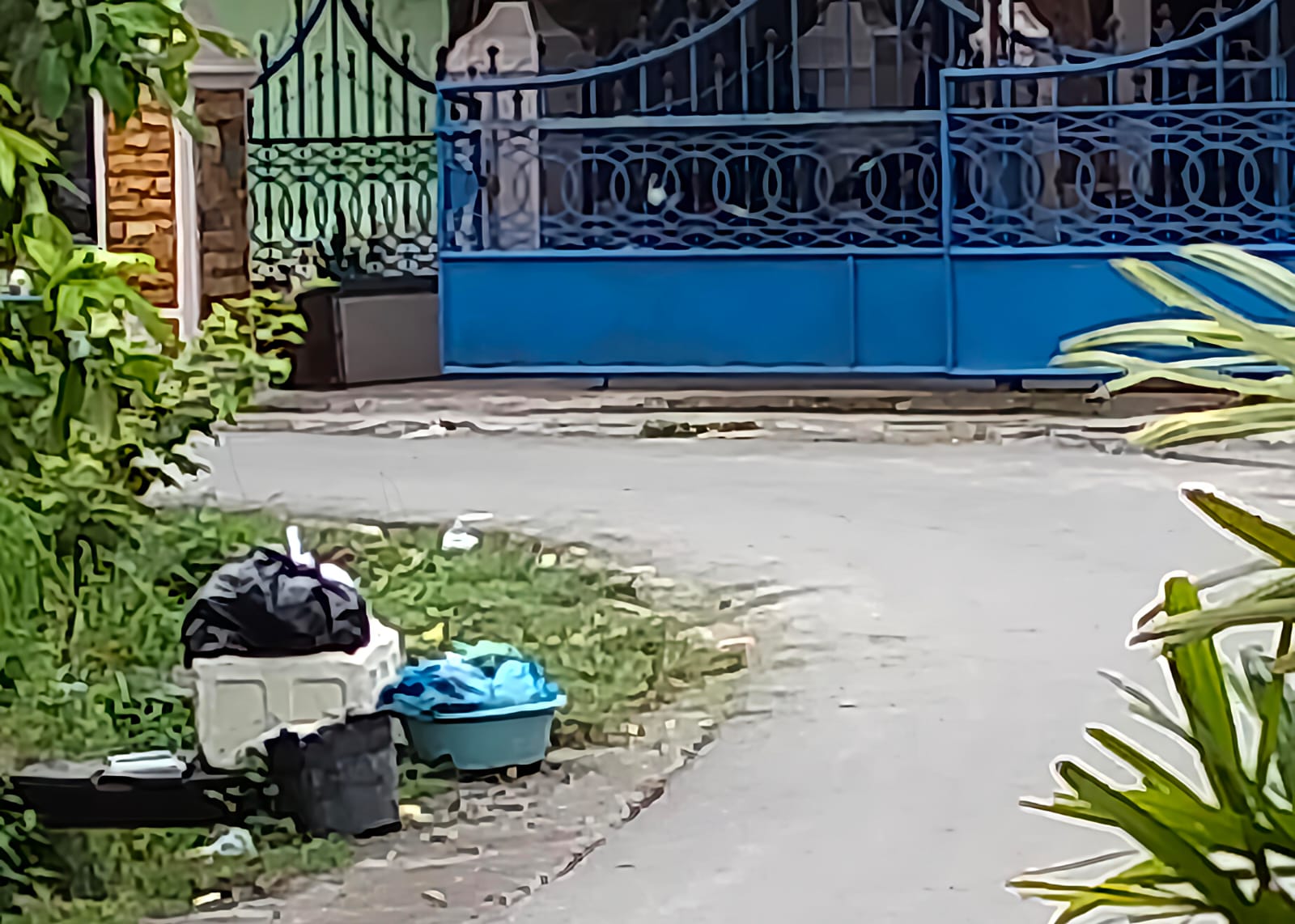 Truck Pengangkut Sudah 5 Hari Tidak Beroperasi, Sampah Menumpuk Disepanjang Jalan Bukit Kubu Kota Tebingtinggi 7 Truck Pengangkut Sudah 5 Hari Tidak Beroperasi, Sampah Menumpuk Disepanjang Jalan Bukit Kubu Kota Tebingtinggi - IMG 20250915 WA0013