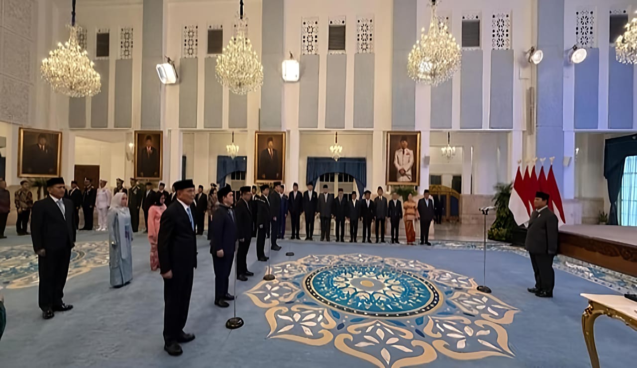 Presiden Prabowo Subianto Lantik Djamari Chaniago Sebagai Menko Polkam Dan Erick Thohir Menpora - IMG 20250917 WA0030
