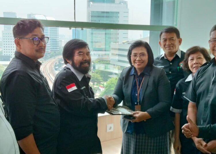 Ketua Umum DPN FKPPN Serta Ginting Temui Direktur SDM Holding PTPN III Endang Suraningsih, Tagih Janji Abdul Ghani 4 Ketua Umum DPN FKPPN Serta Ginting Temui Direktur SDM Holding PTPN III Endang Suraningsih, Tagih Janji Abdul Ghani