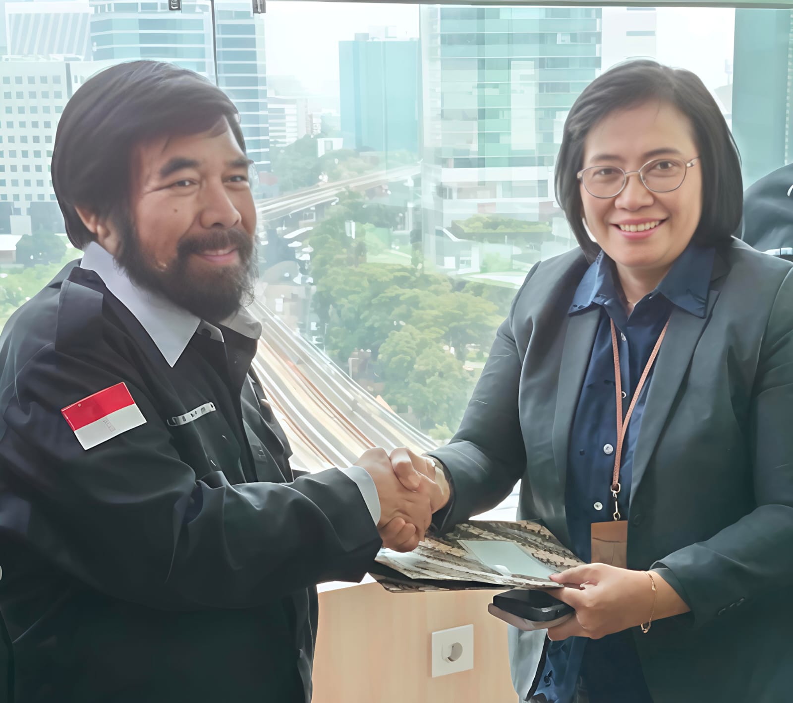 Ketua Umum DPN FKPPN Serta Ginting Temui Direktur SDM Holding PTPN III Endang Suraningsih, Tagih Janji Abdul Ghani 6 Ketua Umum DPN FKPPN Serta Ginting Temui Direktur SDM Holding PTPN III Endang Suraningsih, Tagih Janji Abdul Ghani - IMG 20250928 WA0001