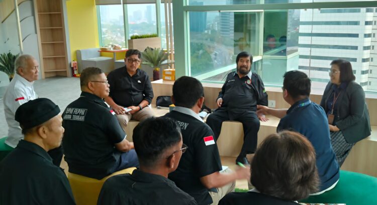 Ketua Umum DPN FKPPN H. Serta Ginting Sampaikan Aspirasi Pensiunan Perkebunan Kepada Direktur SDM PTPN III Persero Holding Perkebunan Nusantara Endang Suraningsih 2 Ketua Umum DPN FKPPN H. Serta Ginting Sampaikan Aspirasi Pensiunan Perkebunan Kepada Direktur SDM PTPN III Persero Holding Perkebunan Nusantara Endang Suraningsih