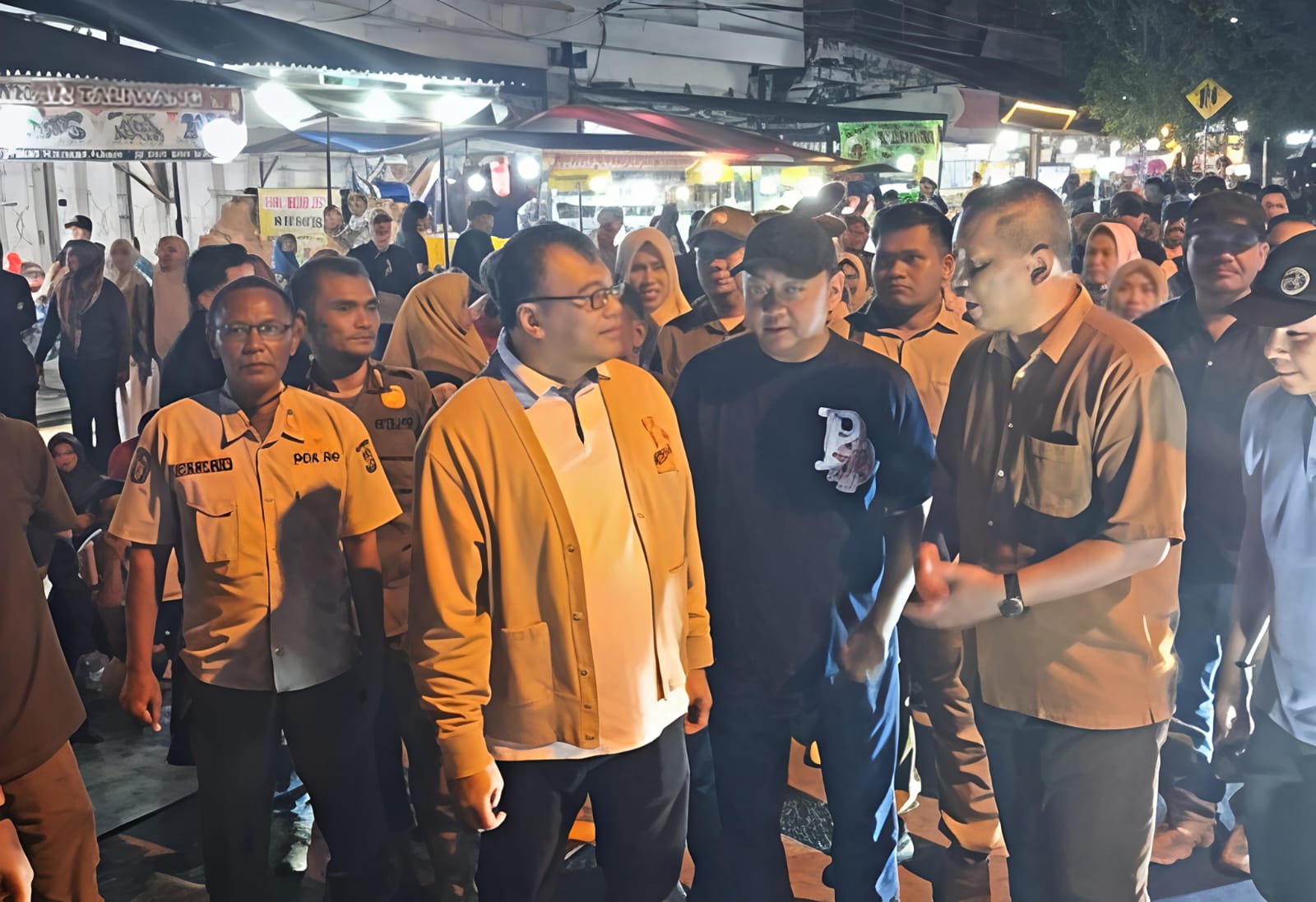 Hadir Di Deliserdang Weekend, Asri Ludin Tambunan Diserbu Warga Di Jalan Diponegoro Lubukpakam - IMG 20251124 WA0012