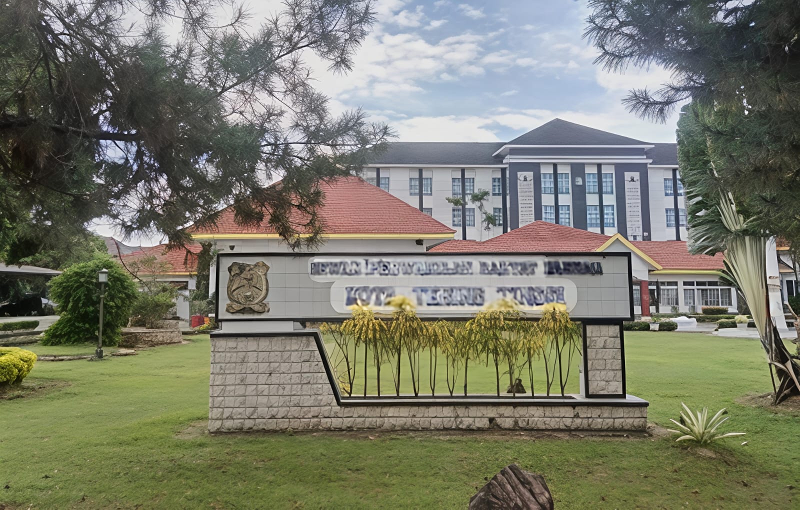 Walikota Tebingtinggi Sampaikan RPJMD Tahun 2025- 2029 Dalam Sidang Paripurna DPRD, Iman Irdian Saragih : Enam prioritas pembangunan tahun 2026 6 Walikota Tebingtinggi Sampaikan RPJMD Tahun 2025- 2029 Dalam Sidang Paripurna DPRD, Iman Irdian Saragih : Enam prioritas pembangunan tahun 2026 - IMG 20251125 WA0009