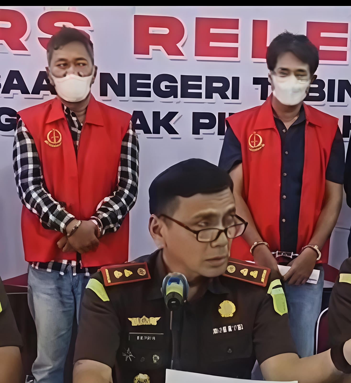 Terlibat Kasus Korupsi Sebesar Rp. 611 Juta, Eks Kepala dan Kabid BPBD Pemko Tebingtinggi Ditahan Kejari Tebingtinggi - IMG 20251126 WA0018
