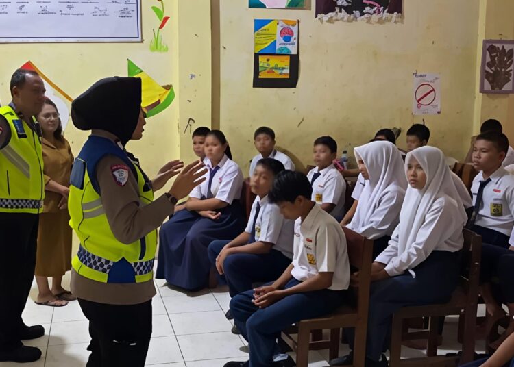 Sat Lantas Polres Sibolga Gelar “Police Goes To School” Di SMPN 2 Sibolga, Untuk Sukseskan Operasi Zebra Toba 2025