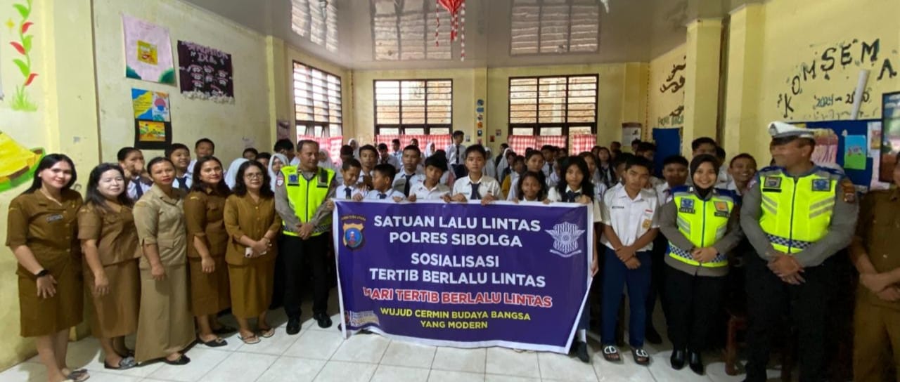 Sat Lantas Polres Sibolga Gelar "Police Goes To School" Di SMPN 2 Sibolga, Untuk Sukseskan Operasi Zebra Toba 2025 - IMG 20251127 WA0020