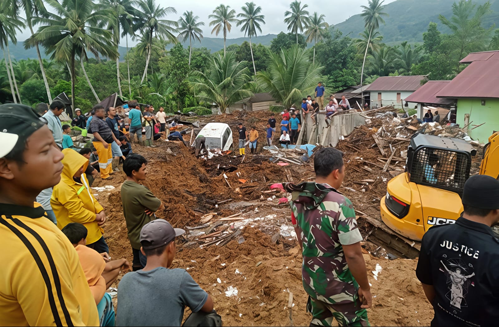 Tragedi Tanah Longsor Di Angkola Sangkunur Tapsel, 12 Orang Masih Tertimbun Lahan HGU PTPN IV Palmco Regional I Kebun Hapesong - IMG 20251129 WA0015