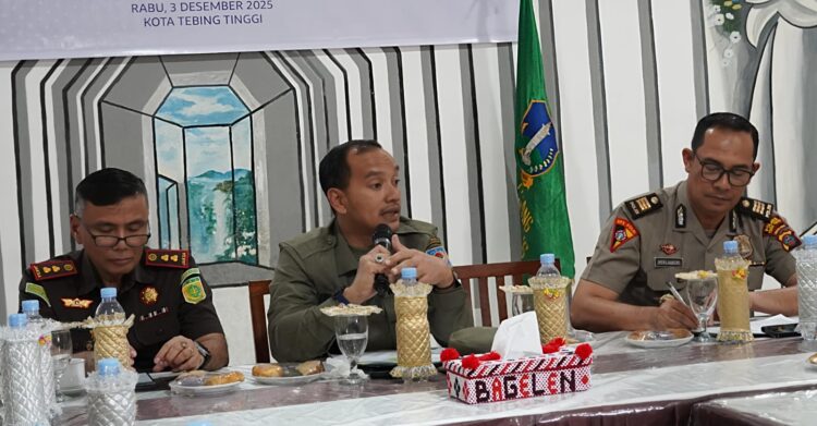 Pemko Tebingtinggi Rakor Bersama Forkopimda, Bahas Antisipasi Banjir, Nataru Dan Kelangkaan BBM 2 Pemko Tebingtinggi Rakor Bersama Forkopimda, Bahas Antisipasi Banjir, Nataru Dan Kelangkaan BBM - IMG 20251205 WA0007