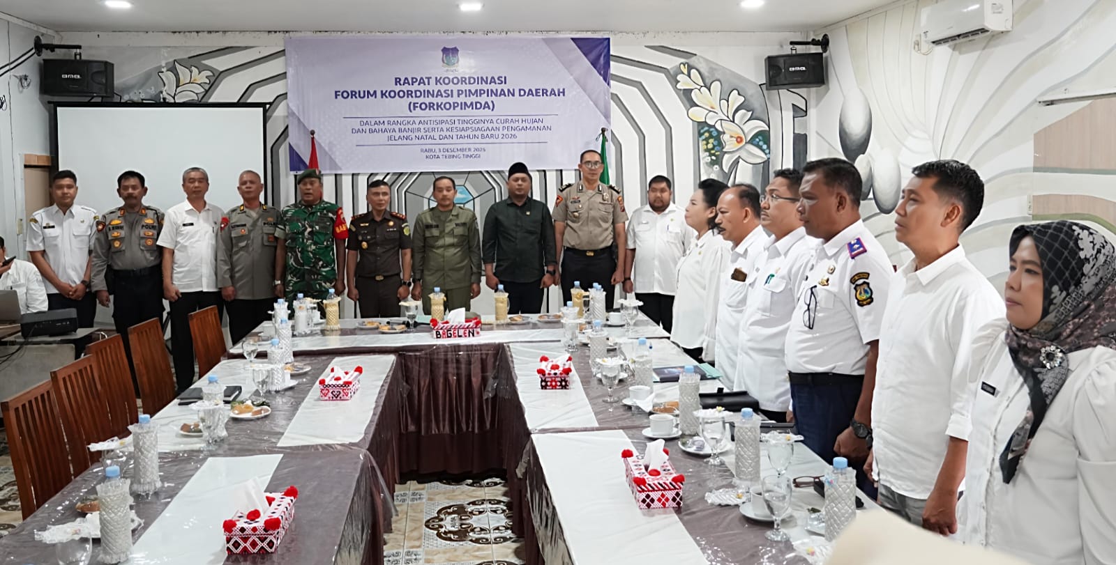 Pemko Tebingtinggi Rakor Bersama Forkopimda, Bahas Antisipasi Banjir, Nataru Dan Kelangkaan BBM - IMG 20251205 WA0008