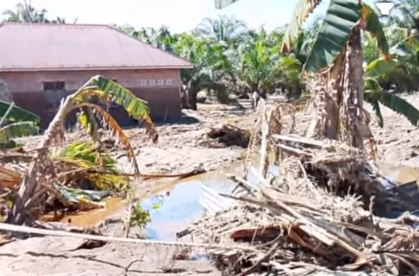 Duka Anak Karyawan PTPN IV Palmco Regional I Kebun Hapesong, Kedua Orang Tua Dan Adiknya Meninggal Tertimbun Tanah Longsor, Ketua Umum KP3N H. Zulkifli Barus : Harapkan Direksi PTPN IV Palmco Membantu Para Korban - IMG 20251205 WA0040