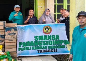 IKB SMA Negeri 1 Kota Padangsidimpuan Berikan Bantuan Pada Korban Banjir Dan Tanah Longsor Di Batangtoru Dan Angkola Sangkunur