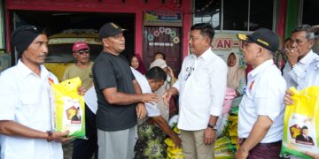 Wakil Bupati Deliserdang Lom Lom Suwondo Salurkan Bantuan Untuk Warga Terdampak Banjir, Ajak Masyarakat Segera Bangkit