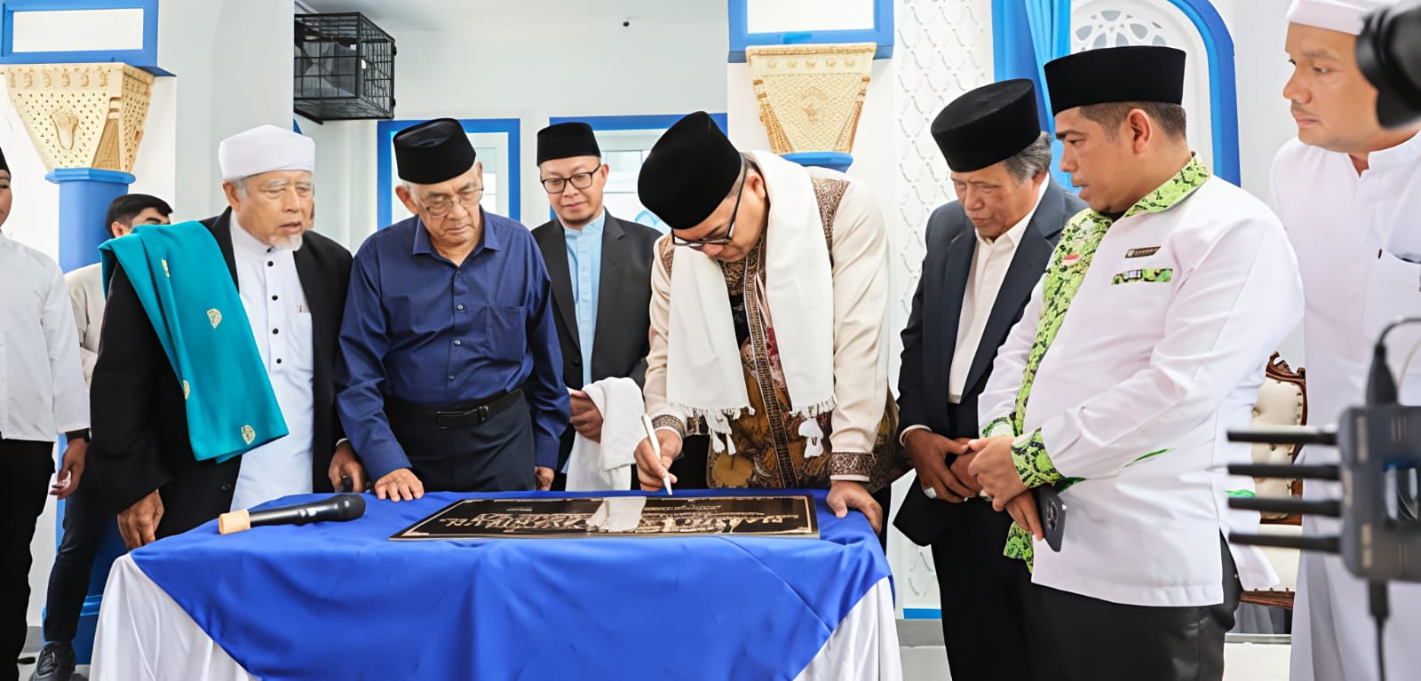 Bupati Deliserdang Resmikan Masjid Banun Syakirun, Asri Ludin Tambunan : Masjid Banun Syakirun diharapkan jadi pusat ibadah dan peningkatan pendidikan agama serta tempat mempererat persaudaraan masyarakat - IMG 20251208 WA0025