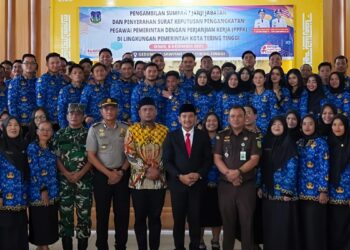 PENGAMBILAN SUMPAH/JANJI PPPK TEBINGTINGGI TAHAP II, Walikota : Tunjukkan dedikasi, loyalitas, kinerja tinggi dan patuhi peraturan