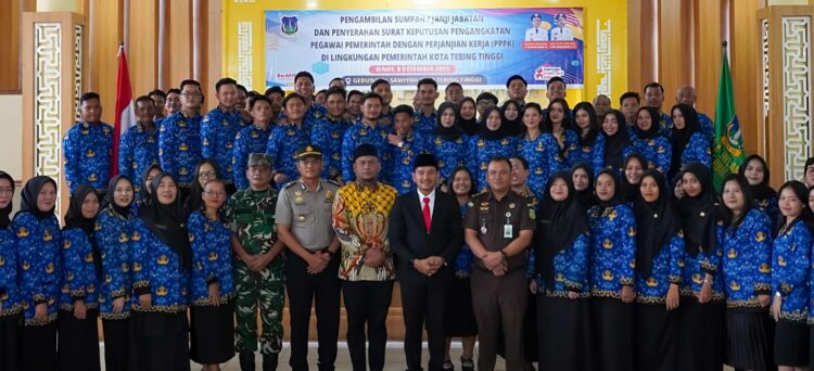 PENGAMBILAN SUMPAH/JANJI PPPK TEBINGTINGGI TAHAP II, Walikota : Tunjukkan dedikasi, loyalitas, kinerja tinggi dan patuhi peraturan 2 PENGAMBILAN SUMPAH/JANJI PPPK TEBINGTINGGI TAHAP II, Walikota : Tunjukkan dedikasi, loyalitas, kinerja tinggi dan patuhi peraturan