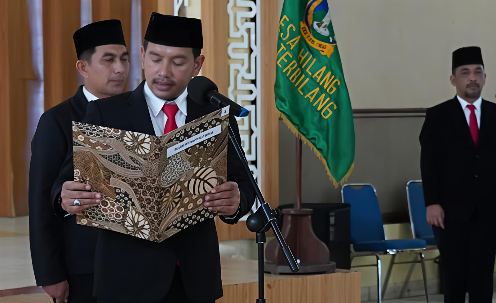 PENGAMBILAN SUMPAH/JANJI PPPK TEBINGTINGGI TAHAP II, Walikota : Tunjukkan dedikasi, loyalitas, kinerja tinggi dan patuhi peraturan - IMG 20251209 WA0002