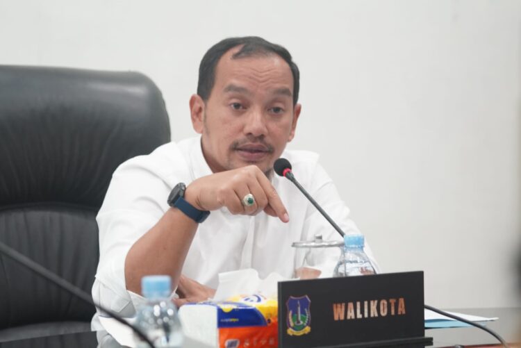 RAKOR LANJUTAN PENYERAHAN BANTUAN PASCA BANJIR, Walikota Tebingtinggi : penting serius dan cepat dalam proses pendistribusian ke warga 2 RAKOR LANJUTAN PENYERAHAN BANTUAN PASCA BANJIR, Walikota Tebingtinggi : penting serius dan cepat dalam proses pendistribusian ke warga