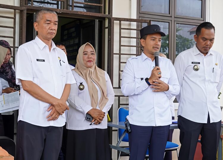 Walikota Tebingtinggi H. Iman Irdian Saragih Salurkan Bantuan Kepada Warga Terdampak Bencana Banjir