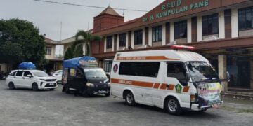 12 Tenaga Medis Dan Instalasi RS Kumpulan Pane Kota Tebingtinggi, Antar Bantuan Untuk Korban Banjir Aceh Tamiang