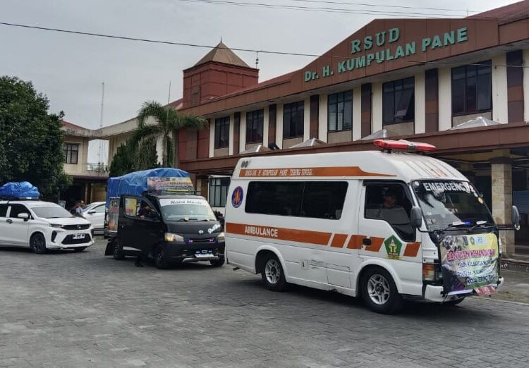 12 Tenaga Medis Dan Instalasi RS Kumpulan Pane Kota Tebingtinggi, Antar Bantuan Untuk Korban Banjir Aceh Tamiang