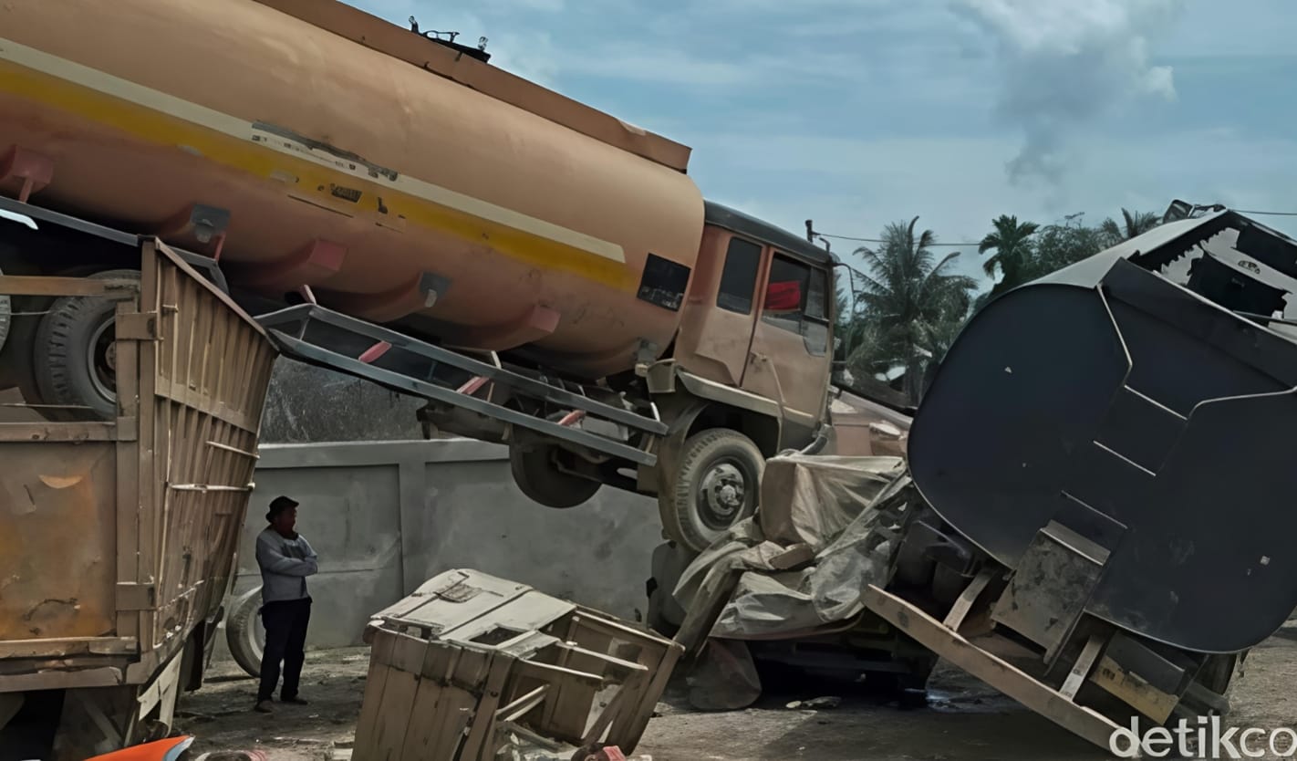 Secuil Cerita Dari Lokasi Bencana Banjir Aceh Tamiang, Mengikuti Perjalanan Tim Bantuan Kemanusiaan RSUD Kumpulan Pane Kota Tebingtinggi 12 Secuil Cerita Dari Lokasi Bencana Banjir Aceh Tamiang, Mengikuti Perjalanan Tim Bantuan Kemanusiaan RSUD Kumpulan Pane Kota Tebingtinggi - IMG 20251214 WA0011