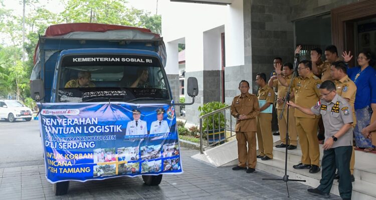 Bupati Asri Ludin Tambunan Lepas Tim Pembawa Bantuan Kemanusiaan Ke Aceh Tamiang