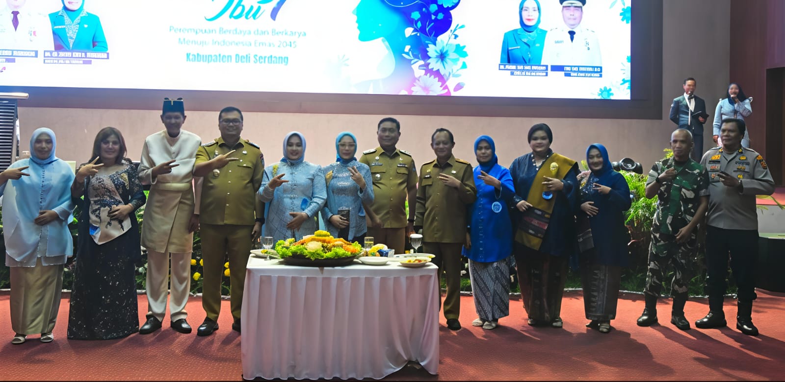 Peringati Hari Ibu Ke-97, Bupati Asri Ludin Tambunan : Ibu Lahirkan Generasi Berdaya Dan Berkontribusi Bagi Pembangunan Daerah - IMG 20251217 WA0020